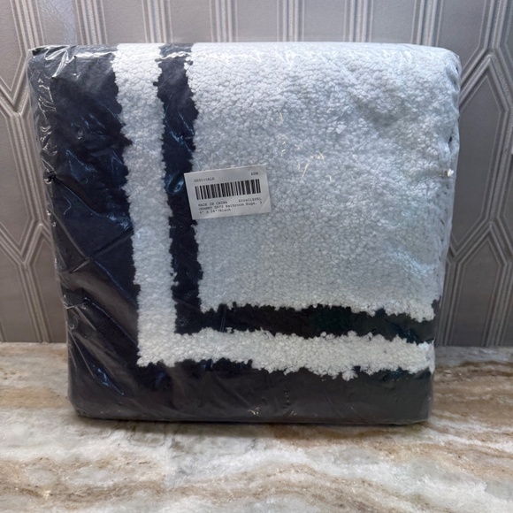 Microfiber Bathroom Rug Non Slip Washable - Black Trim - Picture 2 of 8